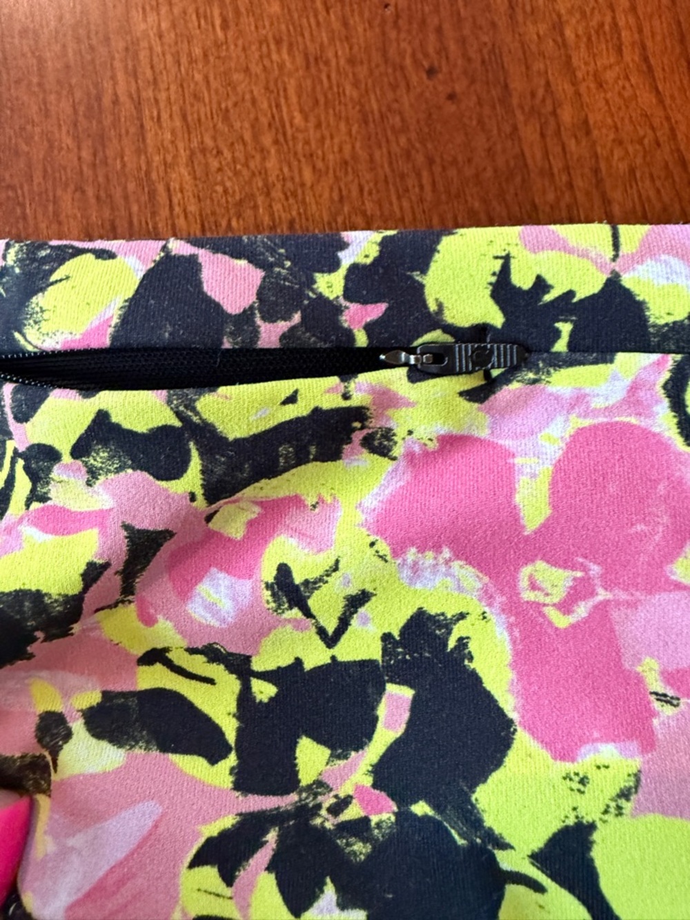 Lululemon Leggings Pink, Yellow & Black Size 4 - Picture 4 of 6